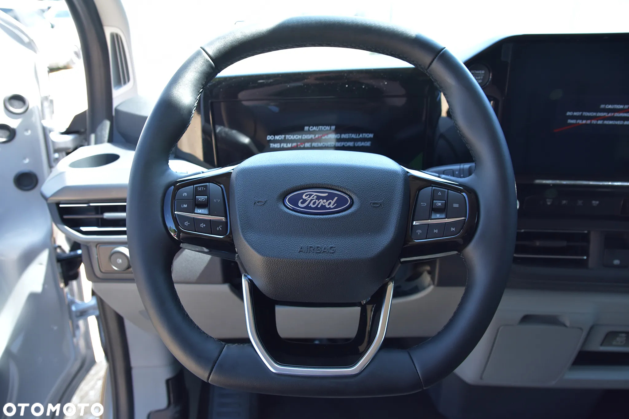 Ford Tourneo Custom 2.0 EcoBlue 320 L2 Titanium - 17