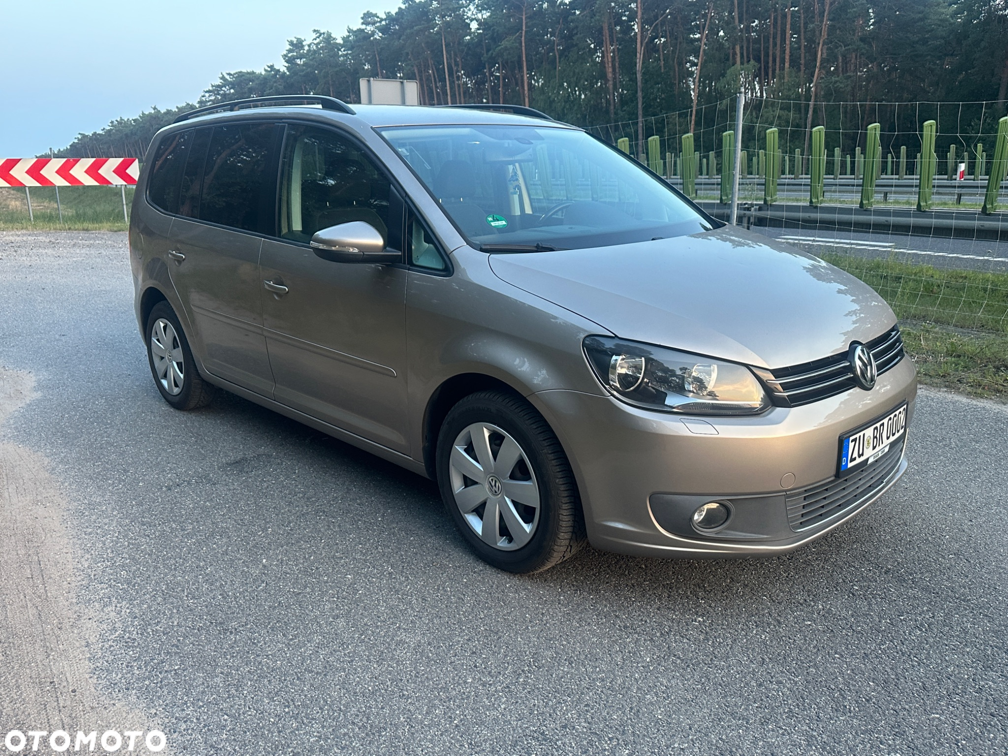Volkswagen Touran - 2