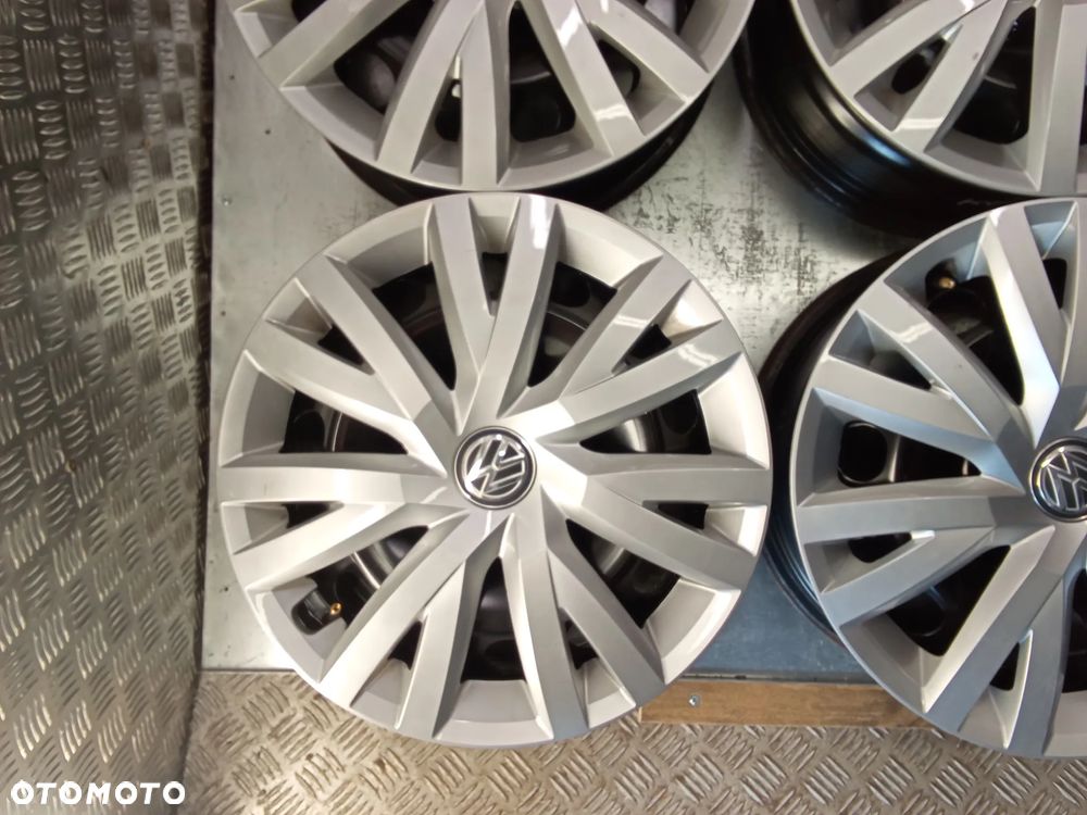 Felgi Vw Passat T-Roc Tiguan Touran Caddy Jetta 6,5Jx16 et46 5x112 - 4