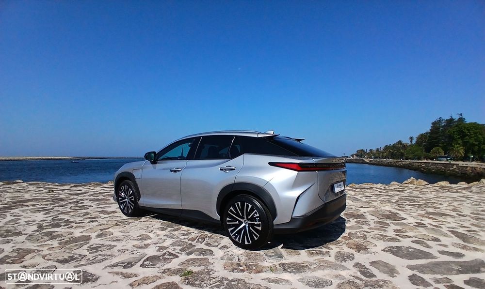 Lexus RZ 300e Premium - 17