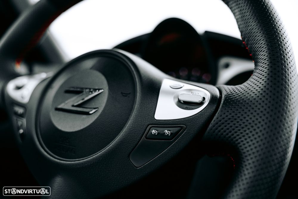 Nissan 370 Z - 26