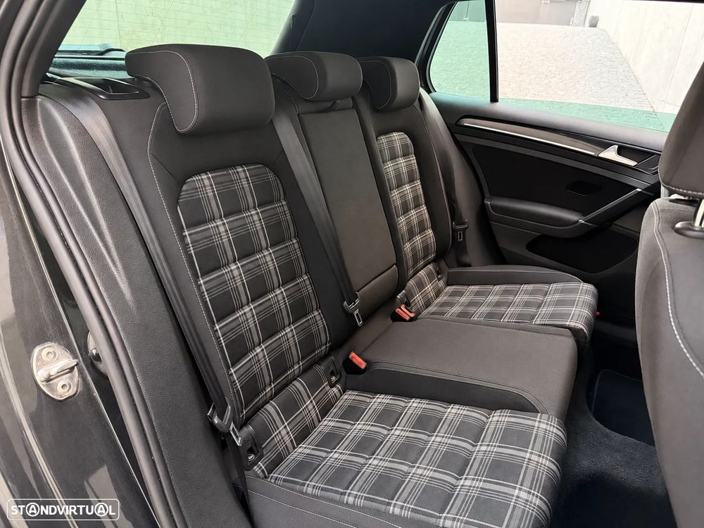 VW Golf 2.0 TDI GTD - 27