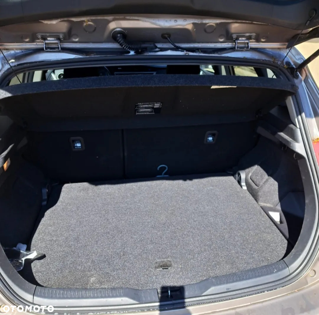 Toyota Auris - 13