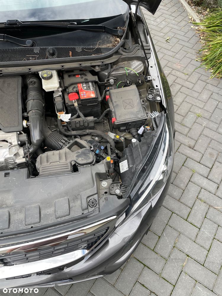 Peugeot 308 PureTech 130 GPF EAT8 Stop & Start Allure Business-Paket - 11