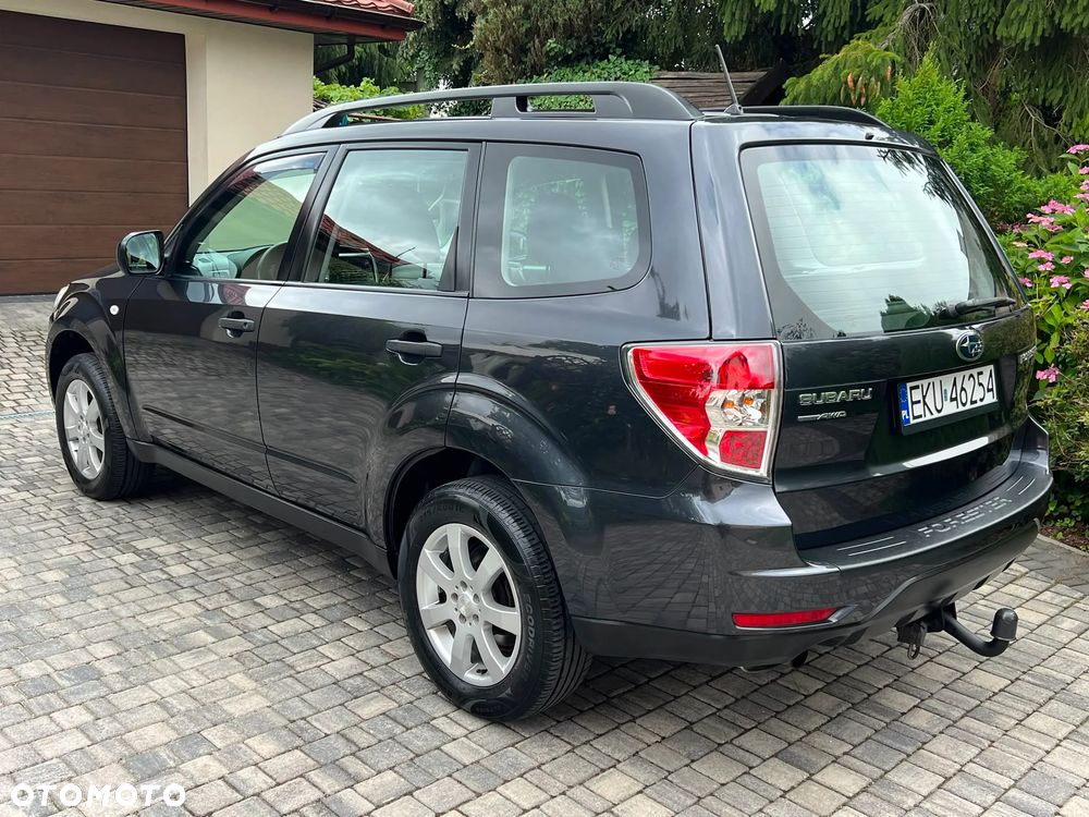 Subaru Forester 2.0X Exclusive - 4