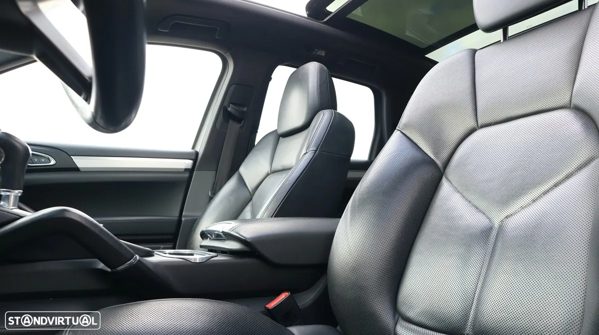 Porsche Cayenne S - 28