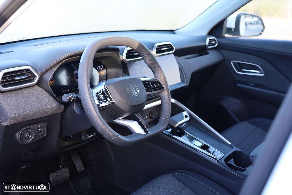 MG ZS 1.5 Hybrid+ Standard - 11