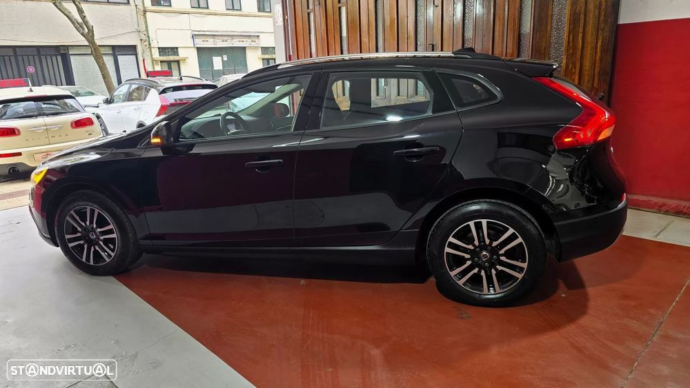 Volvo V40 2.0 D2 Momentum Geartronic — fotografia 12