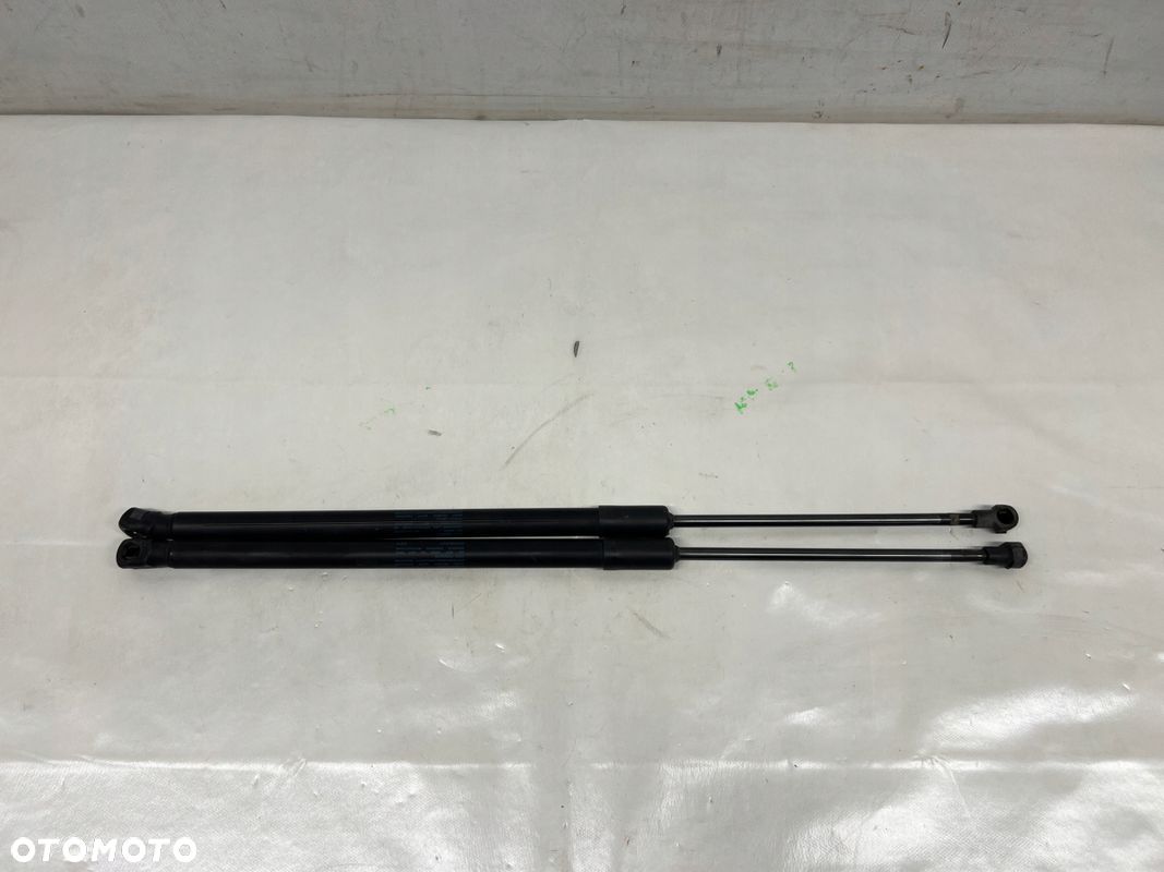 Seat Arona ślizg siłownik teleskop klapy bagażnika 2szt 6F9827550B - 1