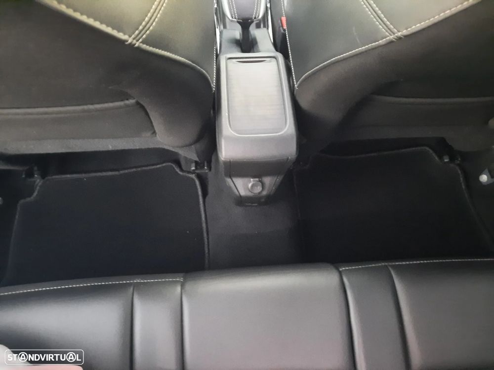 Peugeot 2008 1.6 BlueHDi Allure - 35