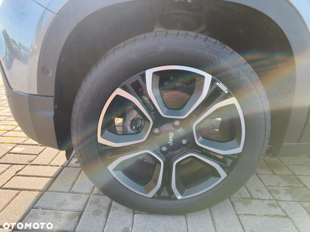 Jeep Avenger 1.2 T3 mHEV Altitude FWD eDCT6 - 19