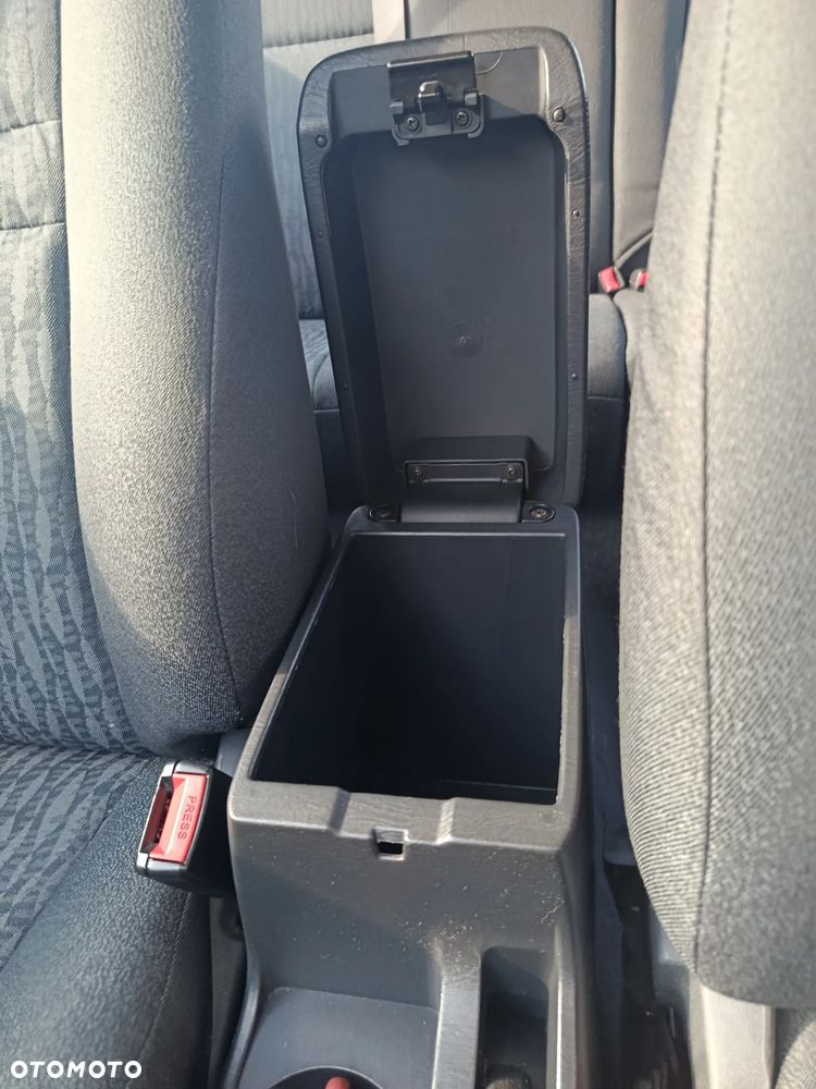 Toyota Corolla 1.4 VVT-i Base - 18