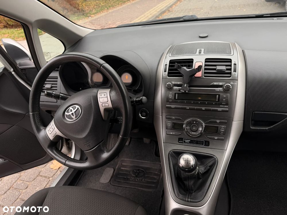 Toyota Auris - 14