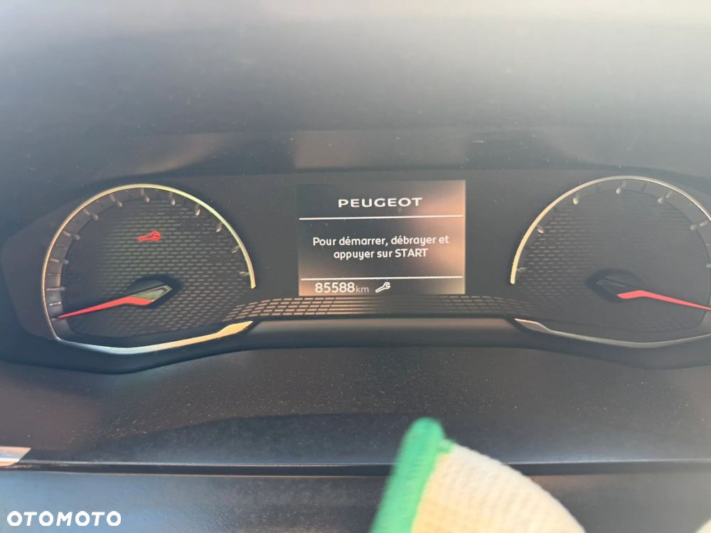 Peugeot 208 BlueHDi 100 Active Pack - 20