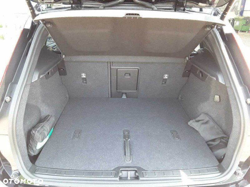 Volvo XC 40 B3 B DKG Plus Black Edition - 9