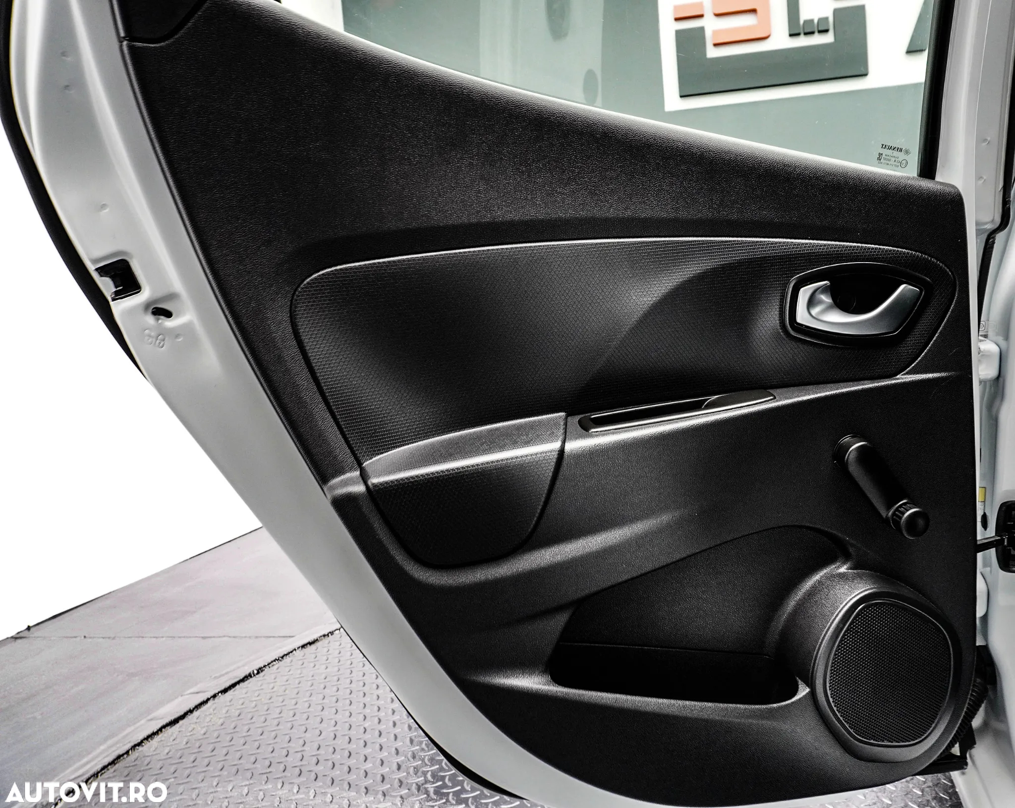 Renault Clio IV 0.9 Energy TCe Intens - 23