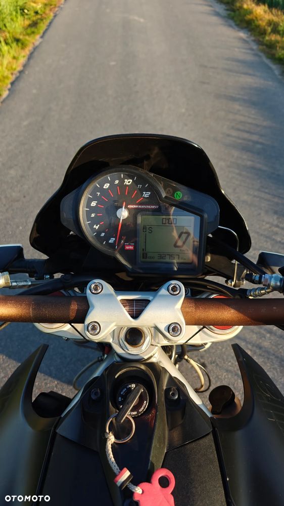 Aprilia Dorsoduro - 8