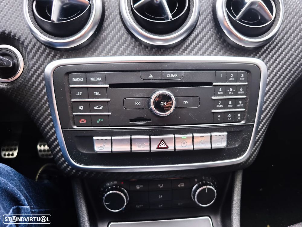 Mercedes-Benz A 180 d AMG Line - 11