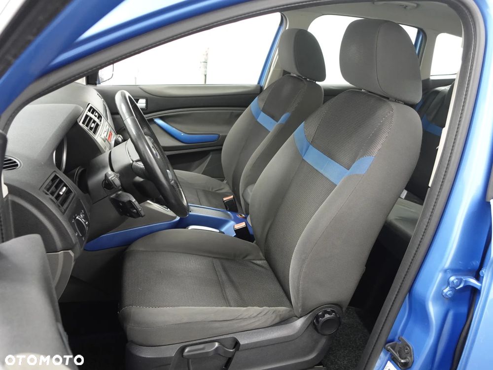 Ford Kuga 2.0 TDCi 2x4 Titanium - 20