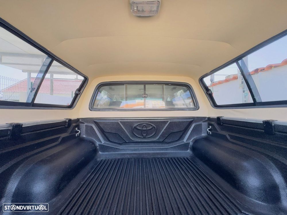 Toyota Hilux - 14