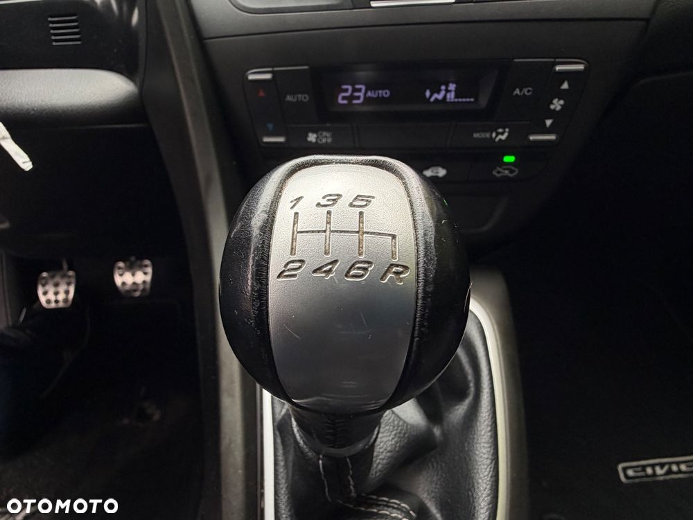 Honda Civic 1.4 i-VTEC Comfort - 22