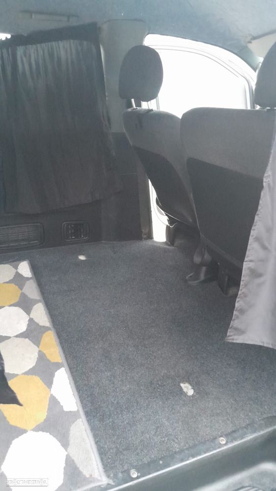 Hyundai H-1 Starex - 8