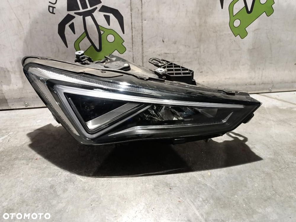 CUPRA FORMENTOR LAMPA PRAWA PRZÓD 5FG941008H - 1