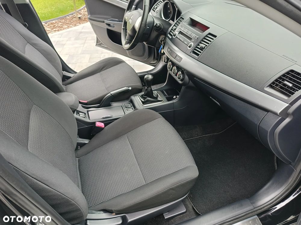 Mitsubishi Lancer - 11