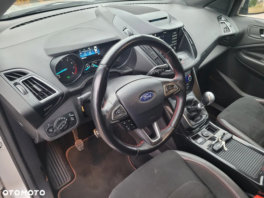 Ford Kuga - 17