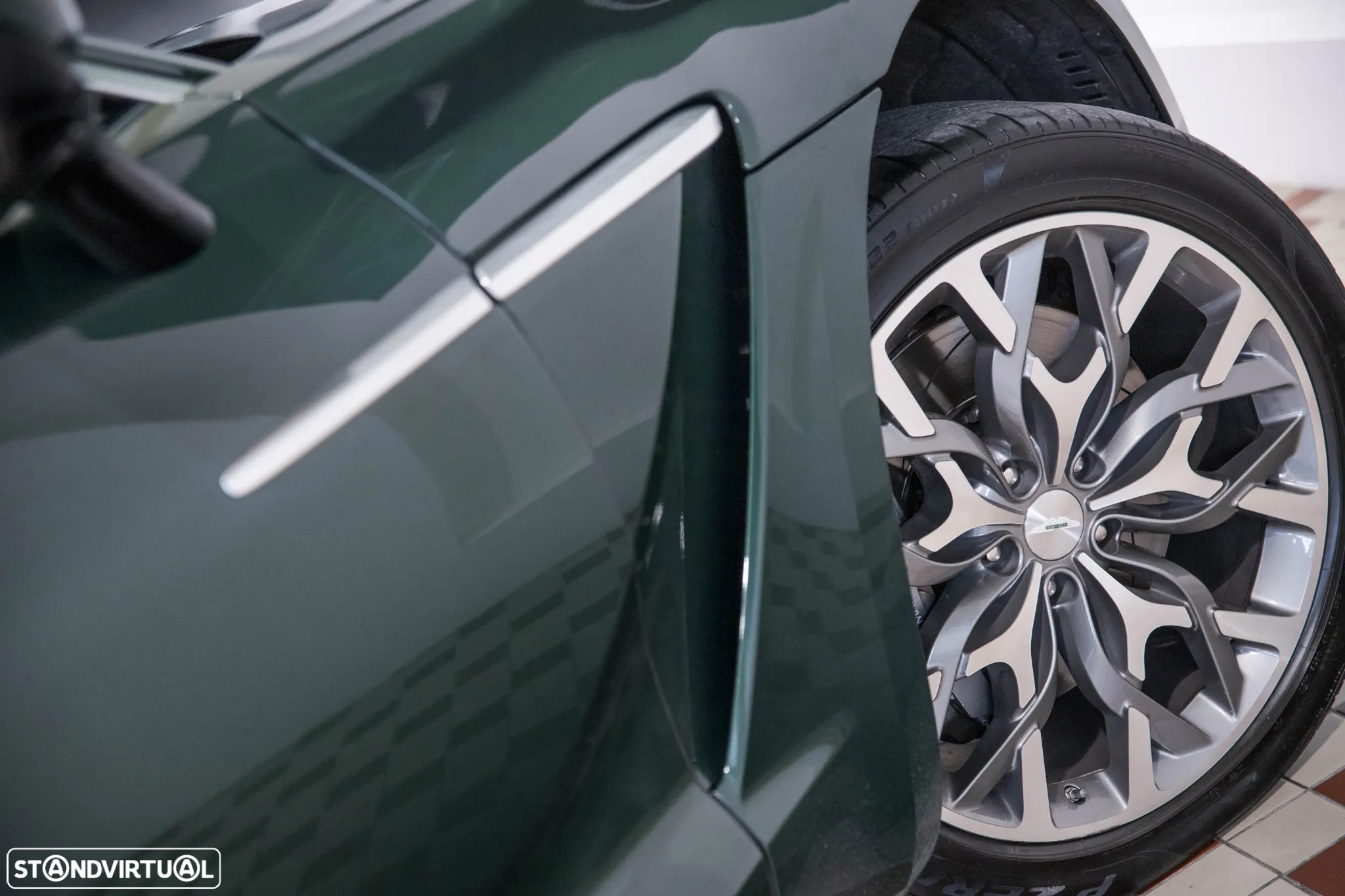 Aston Martin DBX Standard - 12