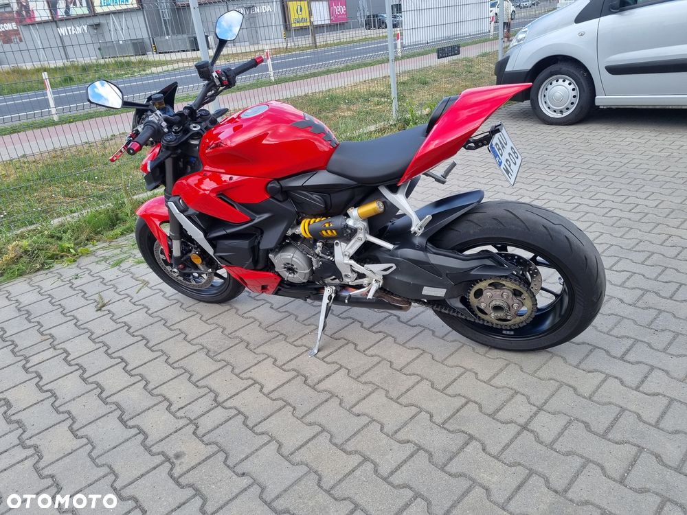 Ducati Streetfighter V2 - 10