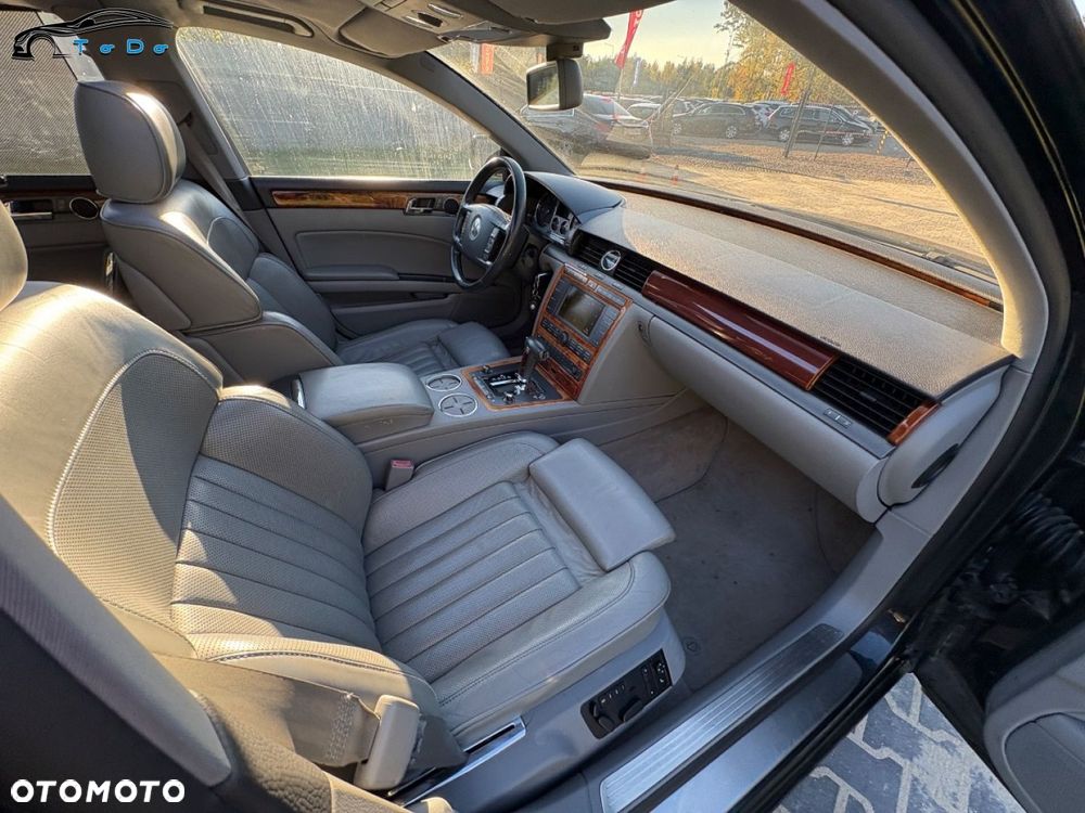 Volkswagen Phaeton - 33