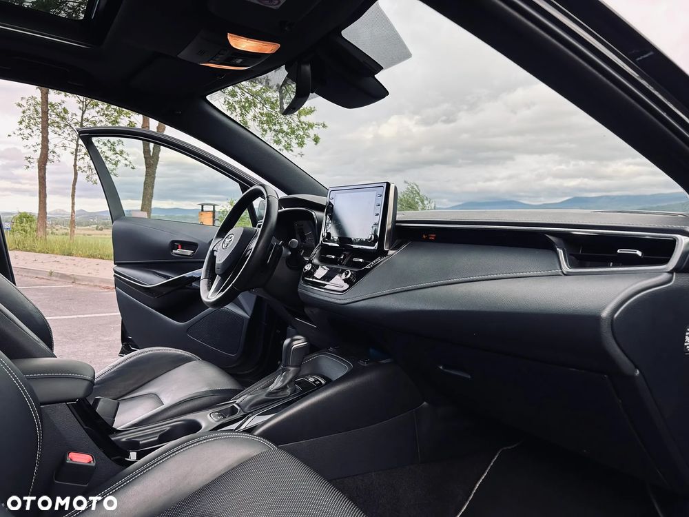 Toyota Corolla 2.0 Hybrid Executive - 33