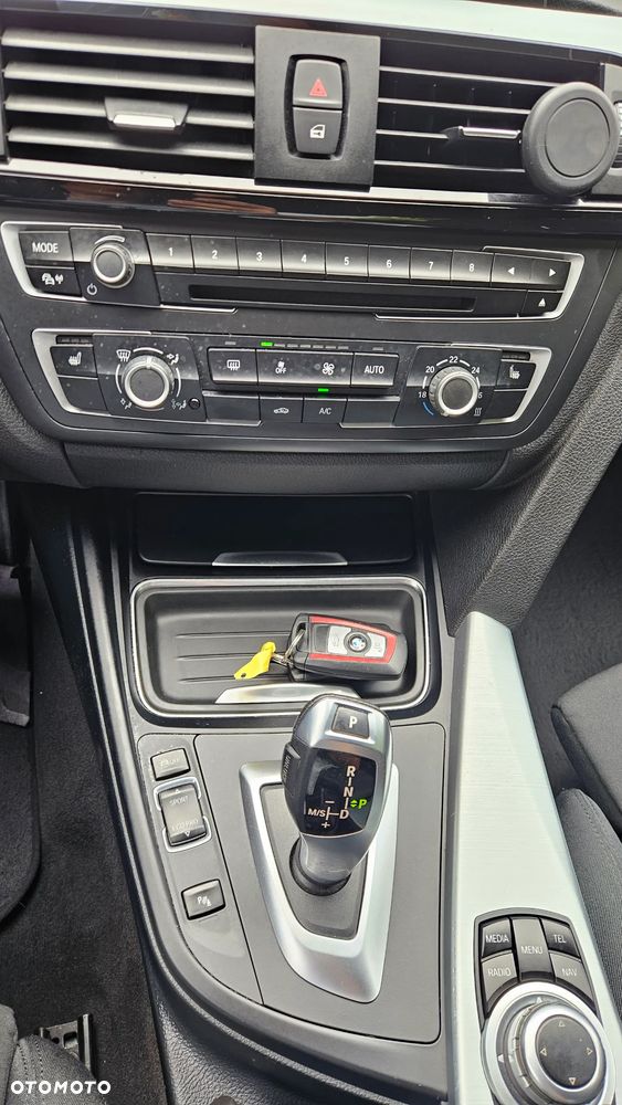 BMW Seria 3 325d - 15