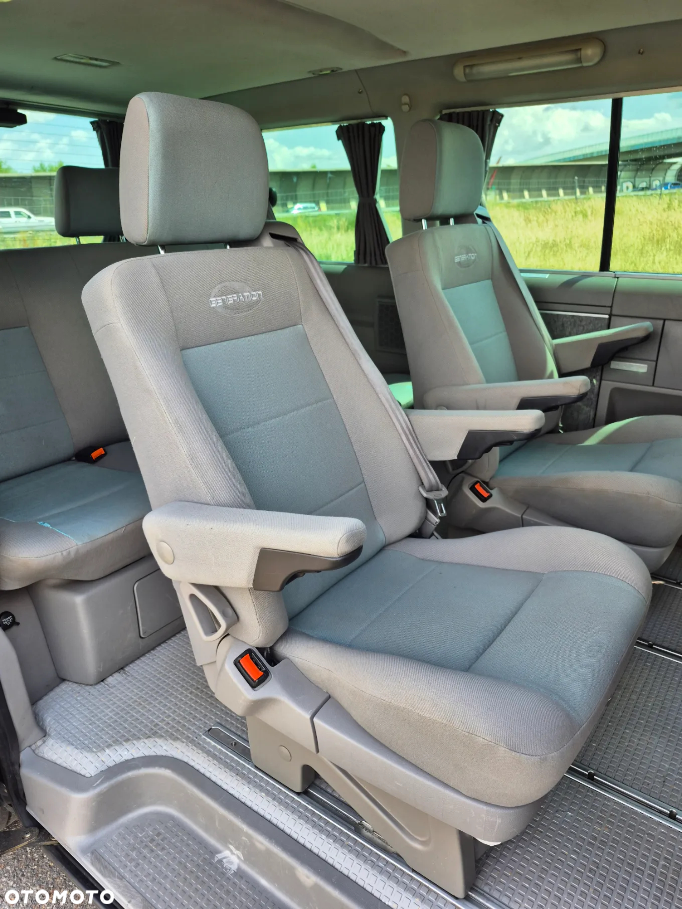 Volkswagen Multivan - 17