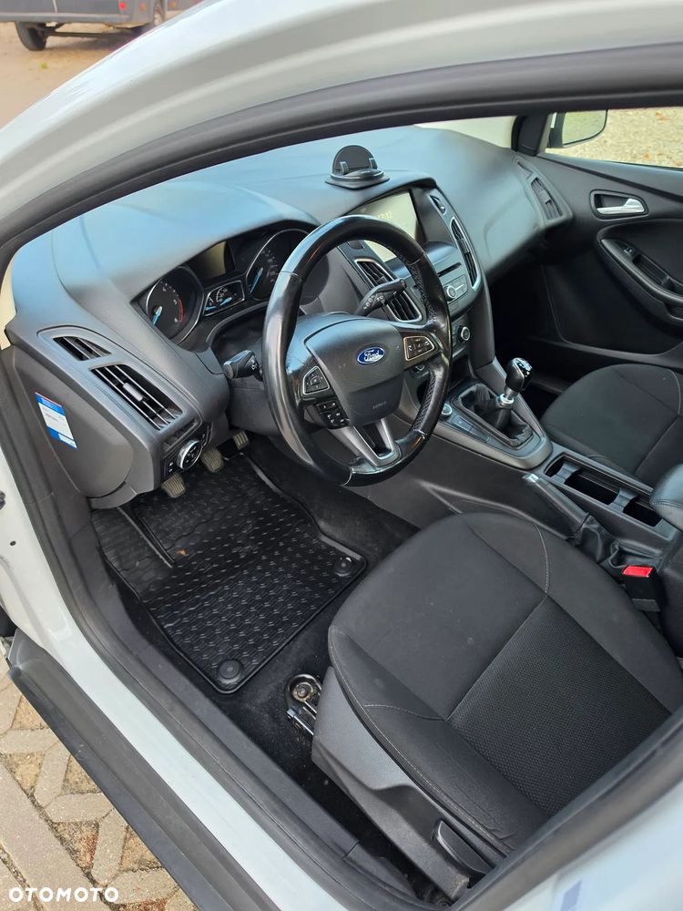 Ford Focus - 8