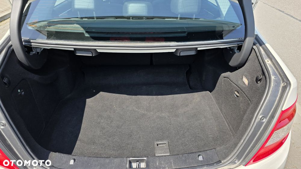 Mercedes-Benz Klasa C 220 CDI DPF Automatik BlueEFFICIENCY Avantgarde - 17