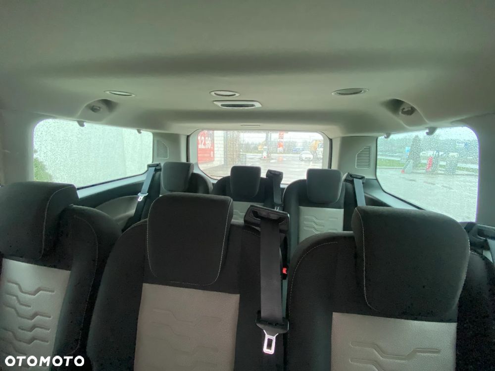 Ford Tourneo Custom - 3