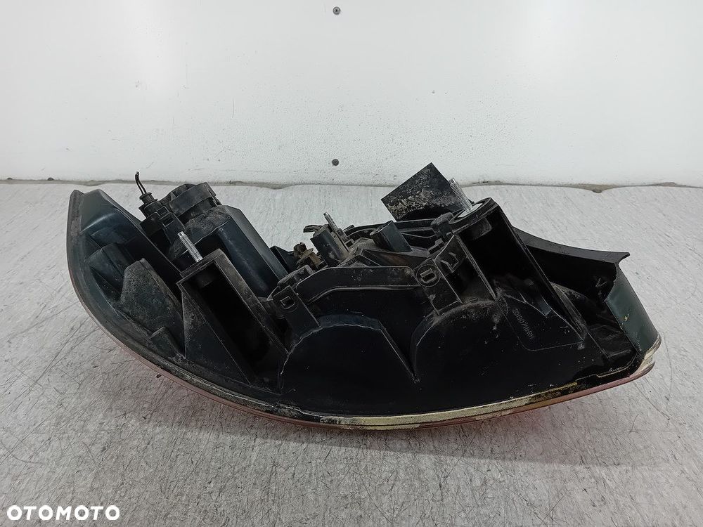 LAMPA TYLNA PRAWA FIAT LINEA 51753752 20190999 SEDAN - 2
