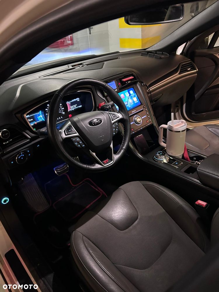 Ford Fusion - 13