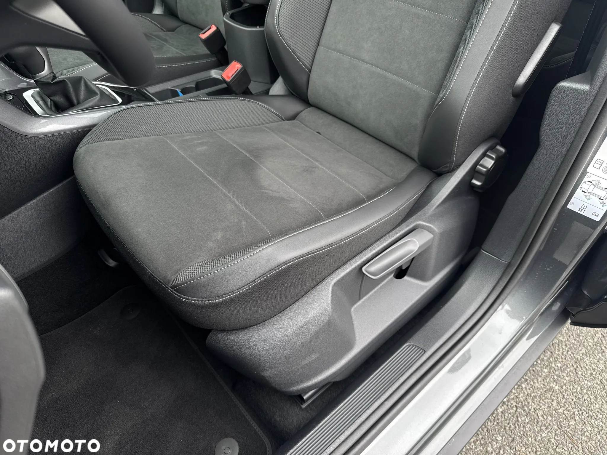 Volkswagen T-Roc 2.0 TDI SCR Final Edition DSG - 13