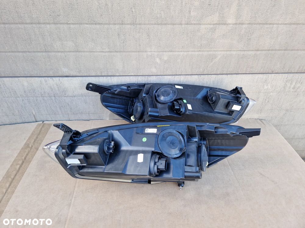 FORD FIESTA MK8 LAMPA REFLEKTOR PRAWA LEWA PRZÓD PRZEDNIA KOMPLET H1BB13W029 - 8