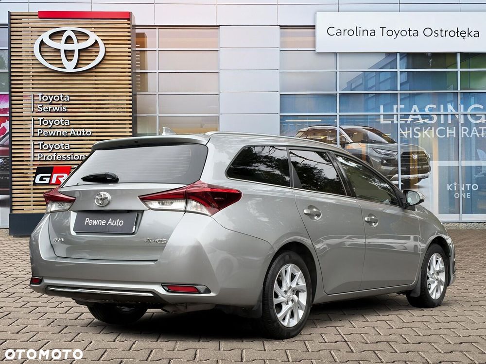 Toyota Auris 1.6 Premium Comfort - 4