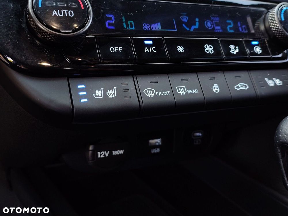 Hyundai Elantra - 24