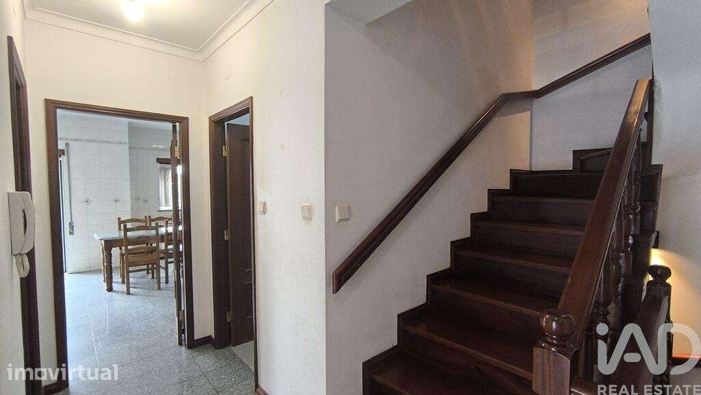 Moradia geminada T4 em Rio de Loba de 172 m2 - Grande imagem: 3/40