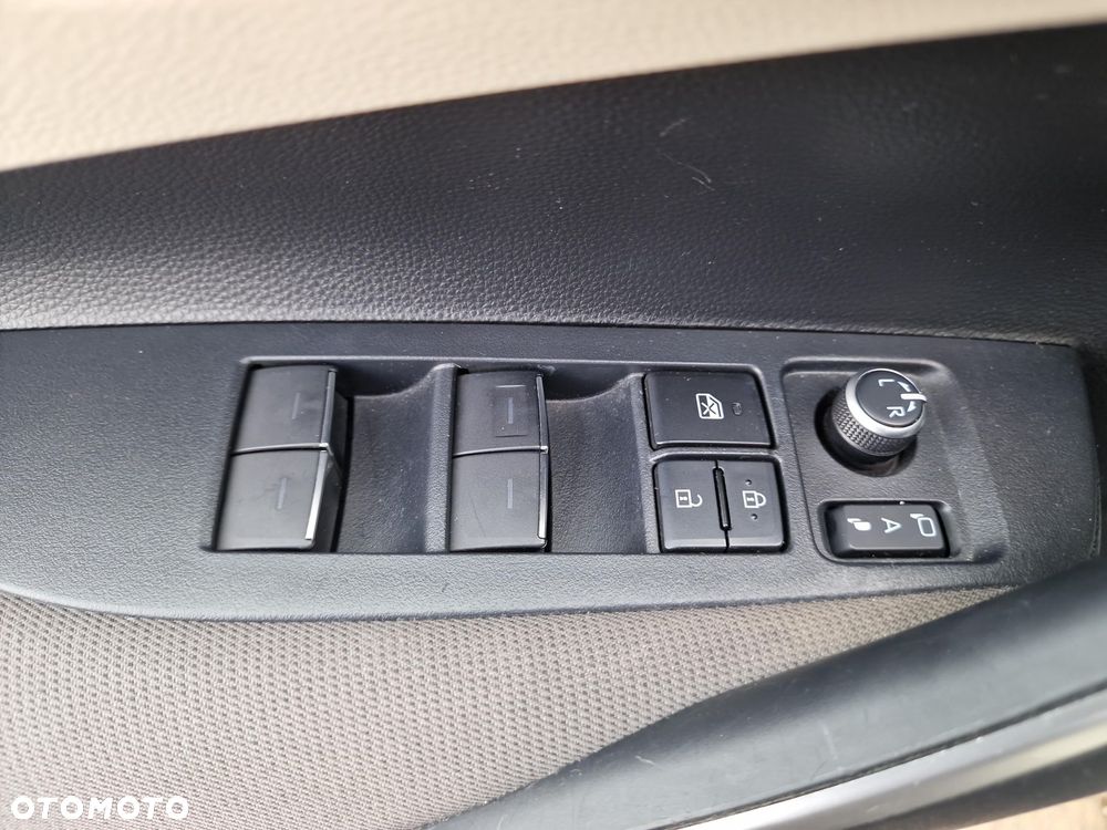 Toyota Corolla 1.8 Hybrid Comfort - 18