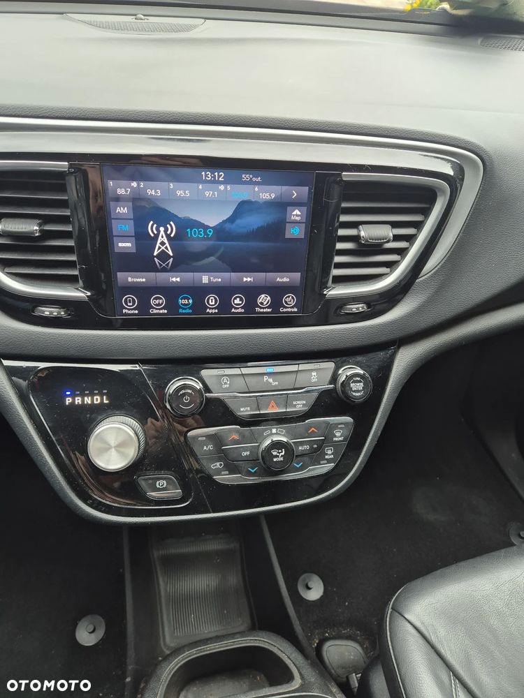 Chrysler Pacifica - 9