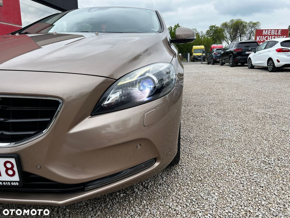 Volvo V40 D2 Summum - 31
