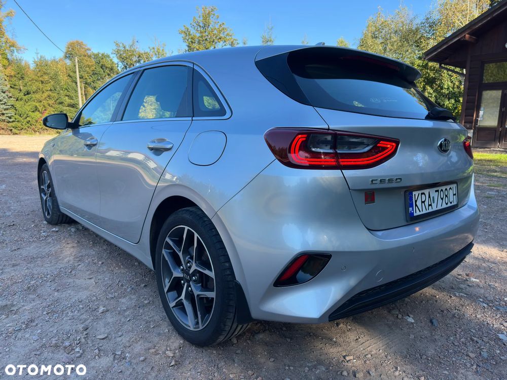Kia Ceed - 8
