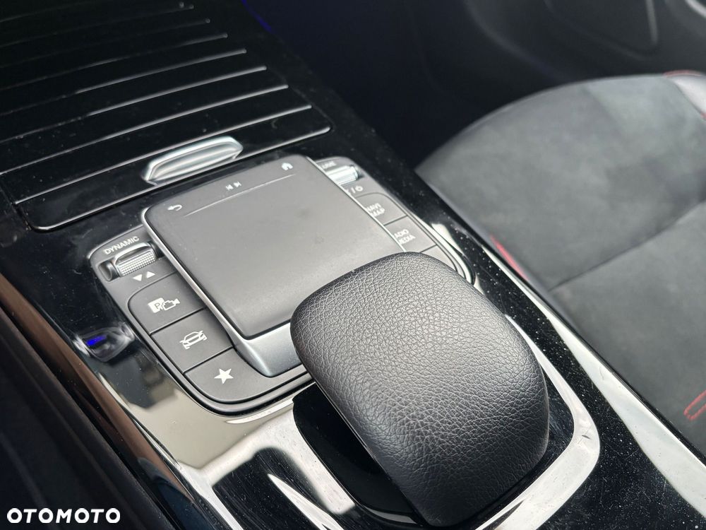 Mercedes-Benz CLA 200 4-Matic AMG Line 8G-DCT - 20